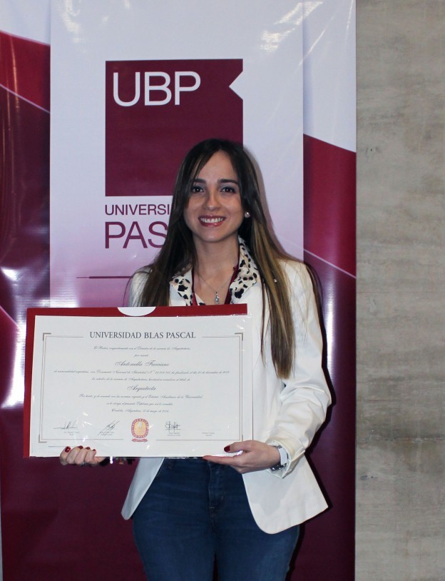 Egresaron más 300 alumnos de la UBP