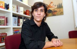 Escritora y docente: sus historias giran por Francia
