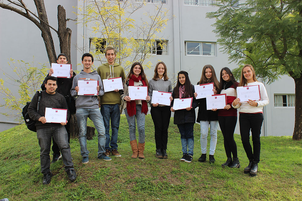 Mejores alumnos del colegio, que eligen la UBP