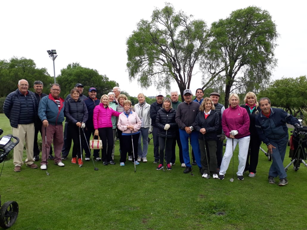 Aulauniversitaria organizó un torneo de golf