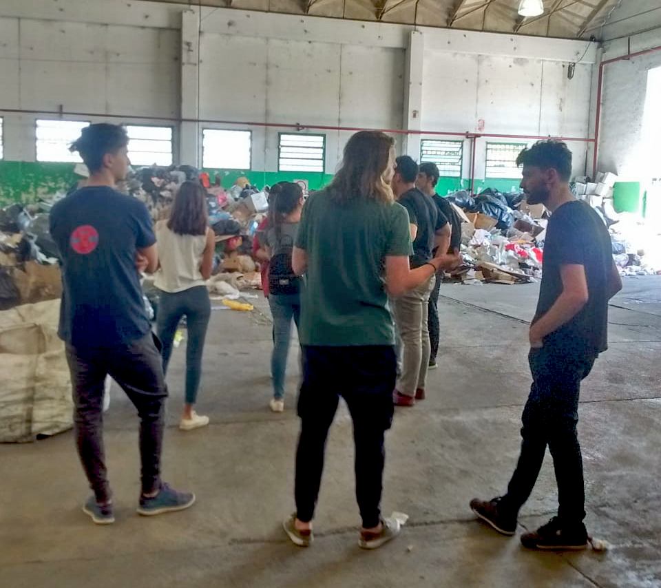 Estudiantes visitaron la planta de Crese