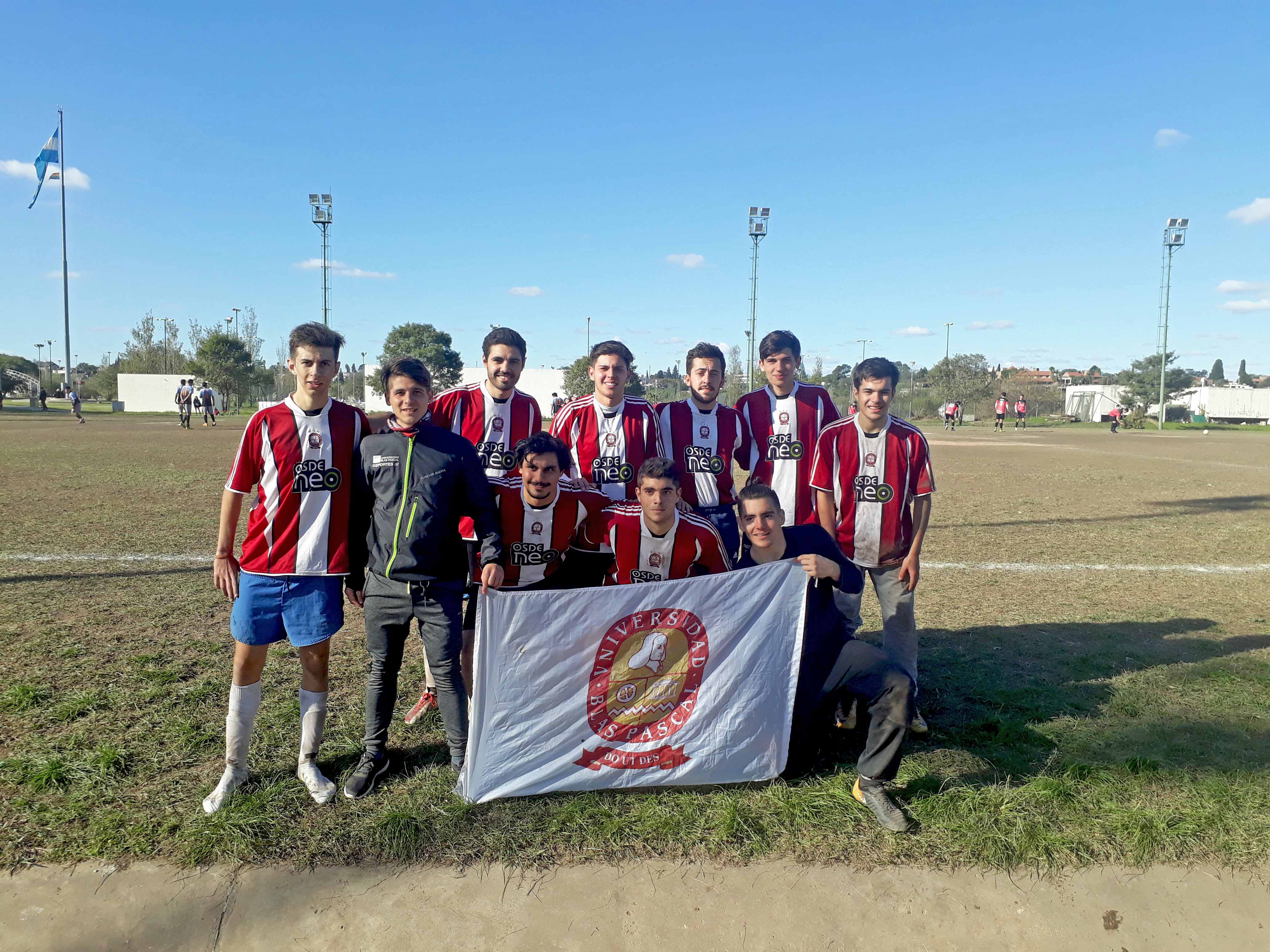 Alumnos brillan en la cancha