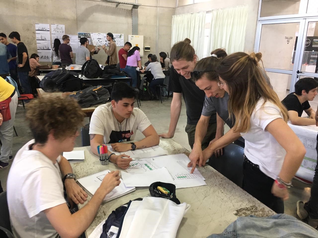 Estudiantes de Gestión Ambiental participaron del Encuentro Bauhaus 100 UNC