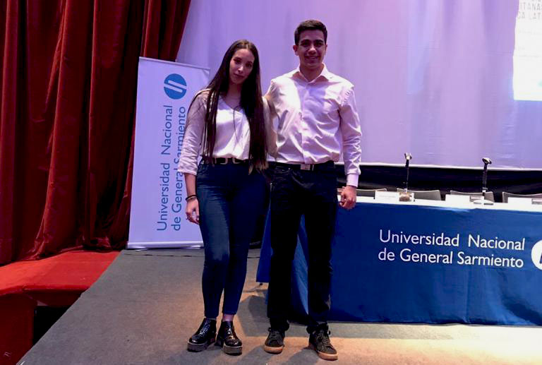 Estudiantes presentan ponencia en Congreso