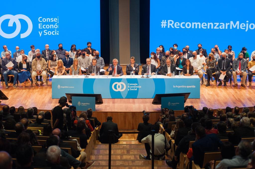 El CIADE-IT de la UBP recibe el reconocimiento del Consejo Económico y Social y del gobierno nacional