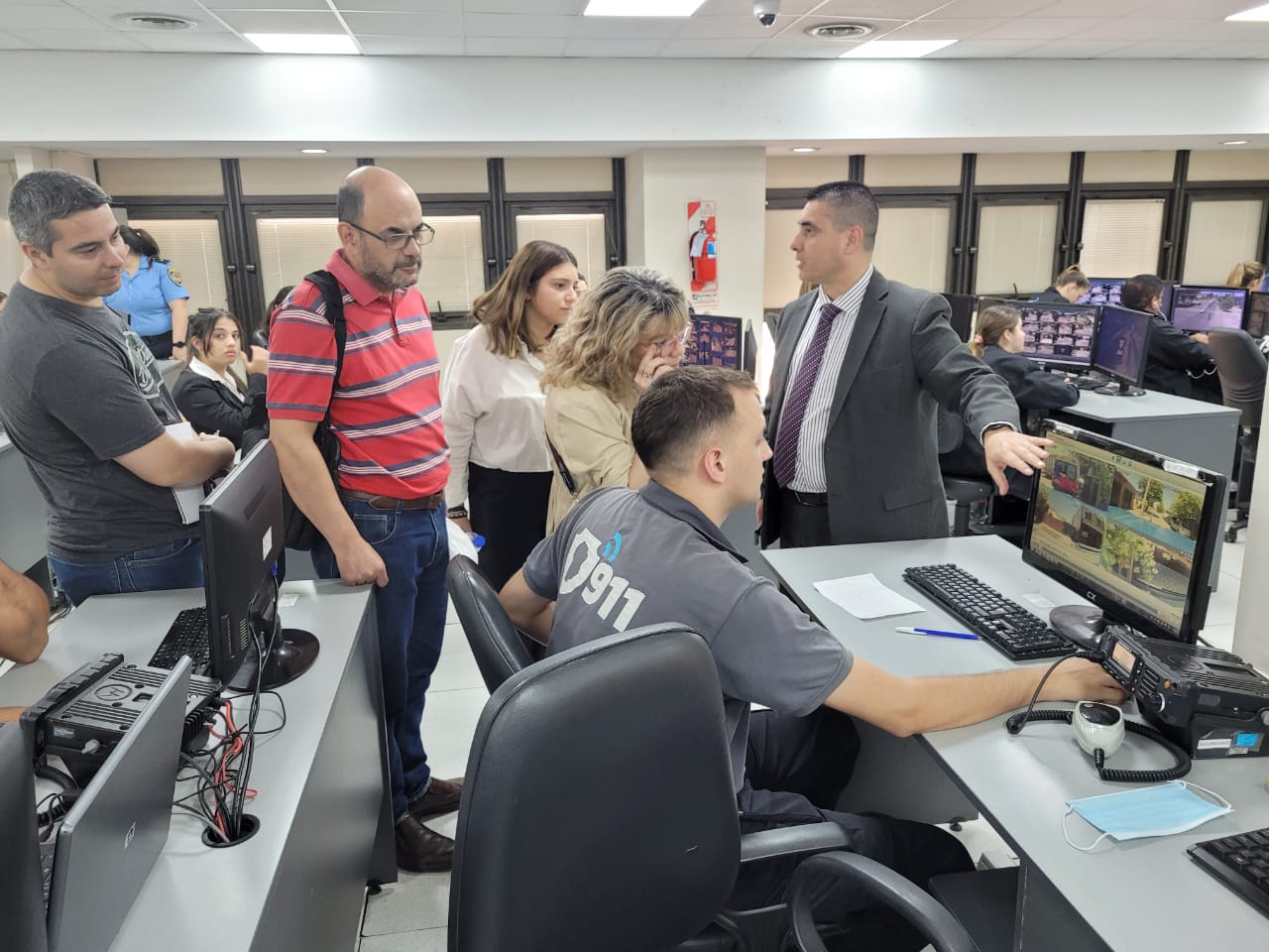 Estudiantes visitaron la Jefatura de Policía y Bouwer