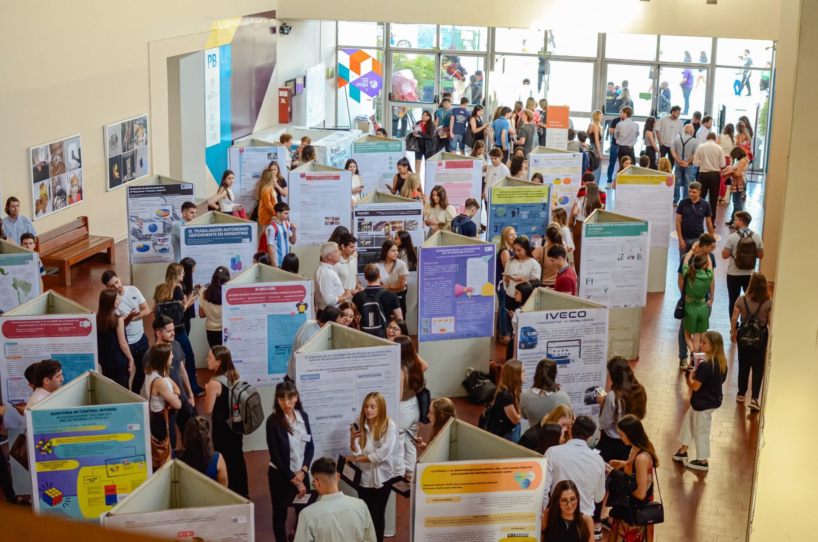 Estudiantes UBP participaron de la I Jornada de Exposición de Pósteres de Trabajos Finales de Ciencias Económicas