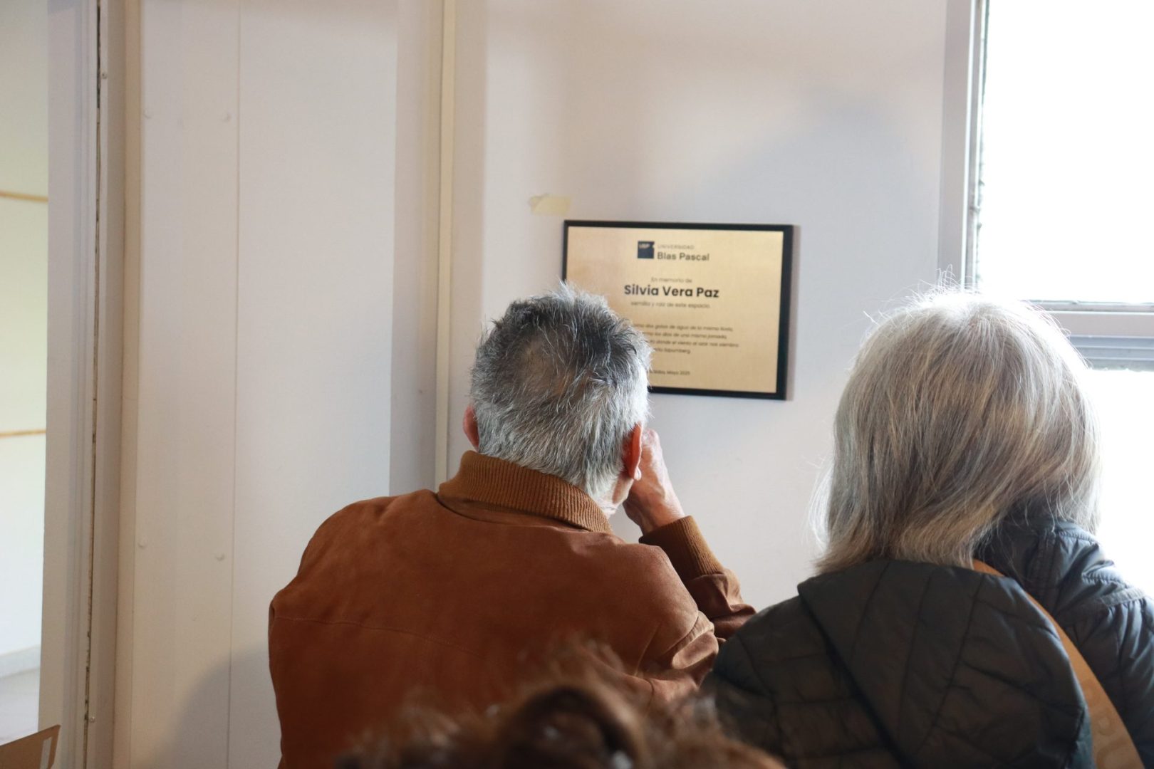 Homenaje a la artista plástica Silvia Vera Paz en la UBP 